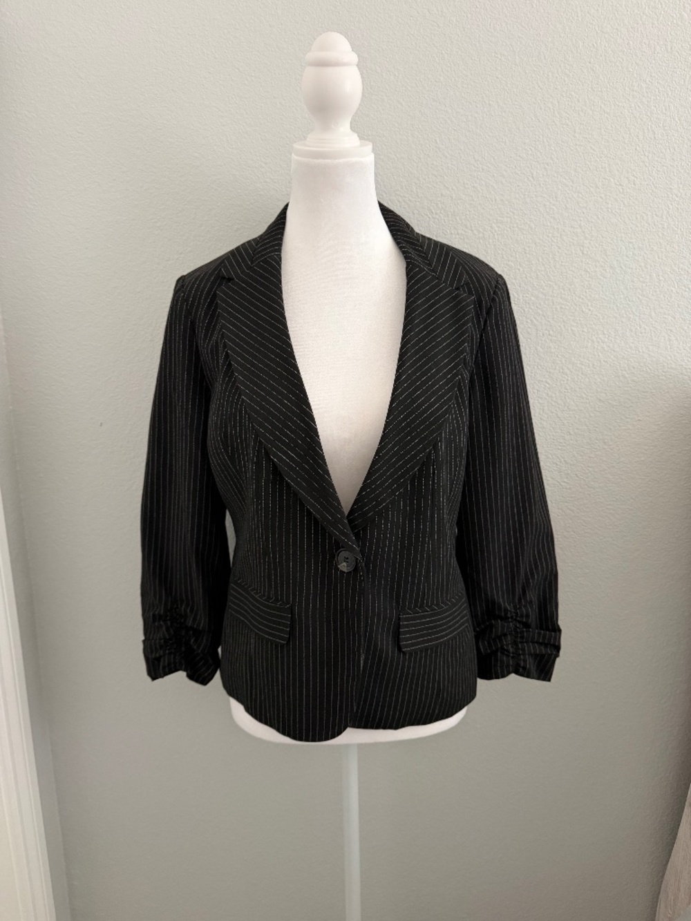 Hollywood Suit Jacket 3/4 sleeve Pinstripe
